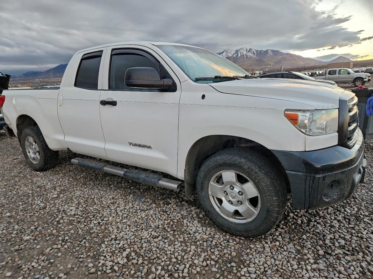 2010 TOYOTA TUNDRA DOUBLE CAB SR5 photo 4