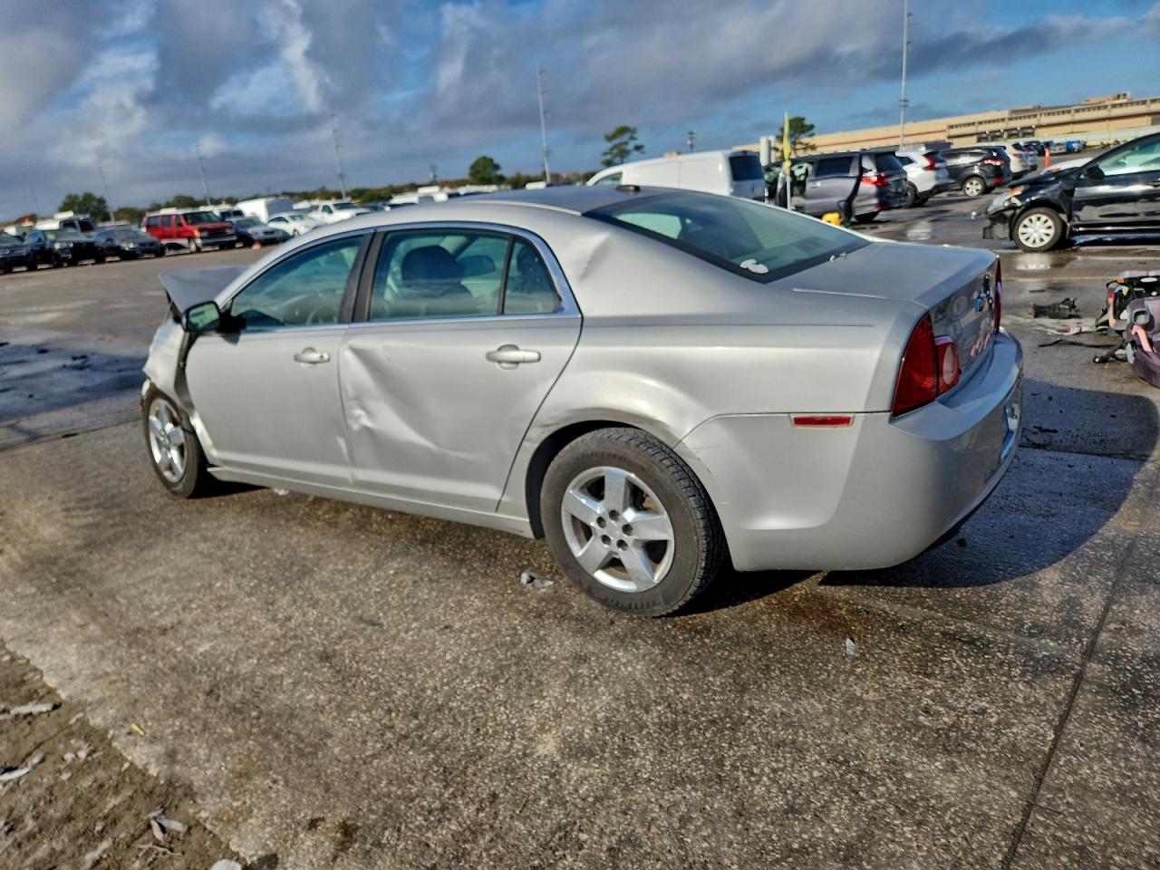 2008 CHEVROLET MALIBU LS photo 2
