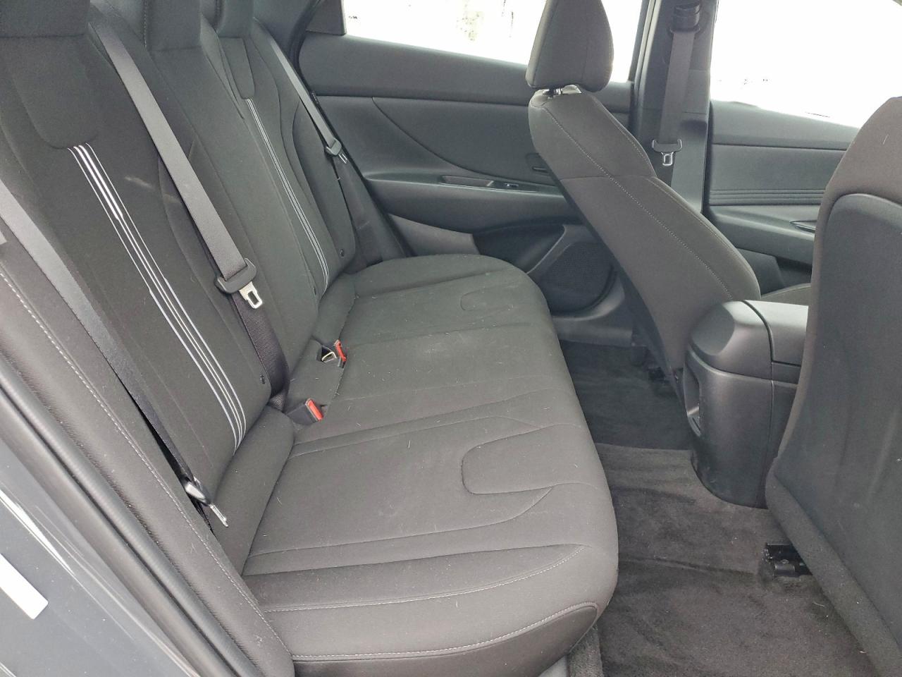 2025 HYUNDAI ELANTRA SEL SPORT photo 19