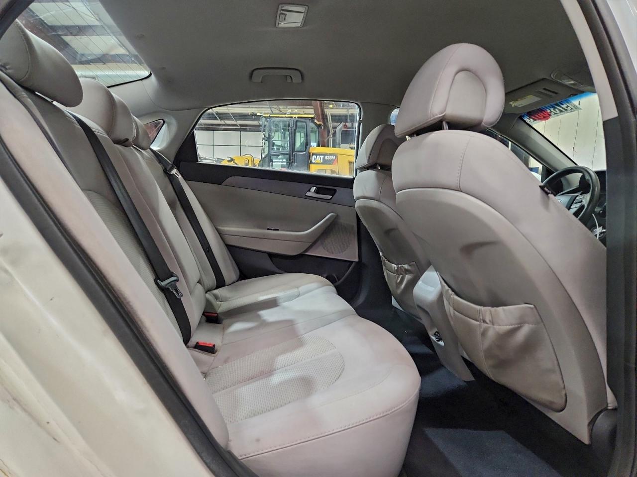 2016 HYUNDAI SONATA SE photo 10