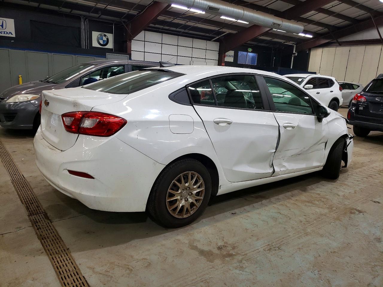 2017 CHEVROLET CRUZE LS photo 5