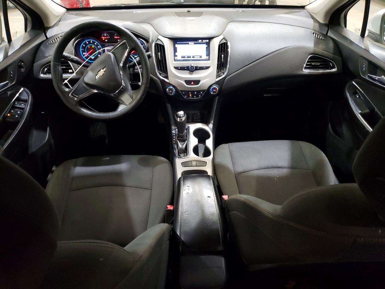 2017 CHEVROLET CRUZE LS photo 15