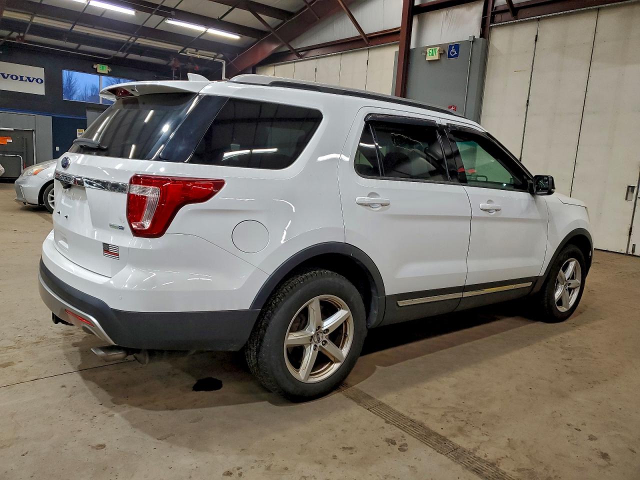2016 FORD EXPLORER XLT photo 5