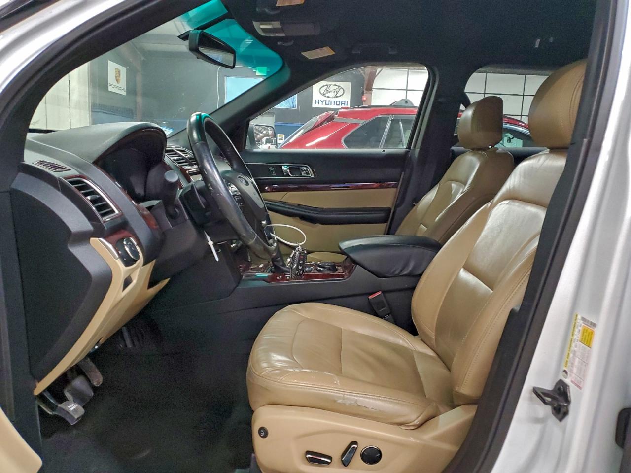 2016 FORD EXPLORER XLT photo 13