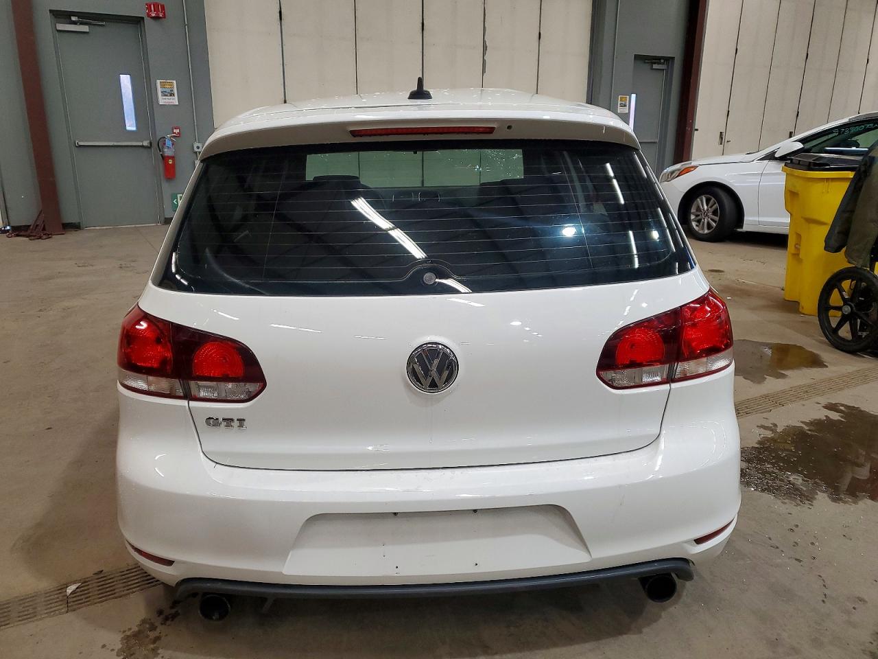 2013 VOLKSWAGEN GTI photo 6