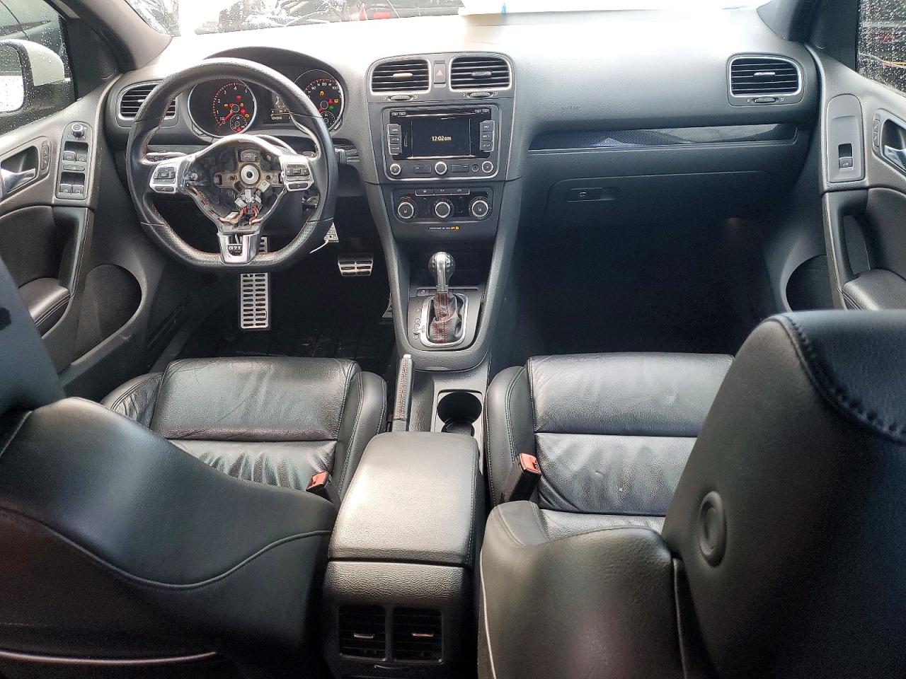 2013 VOLKSWAGEN GTI photo 8