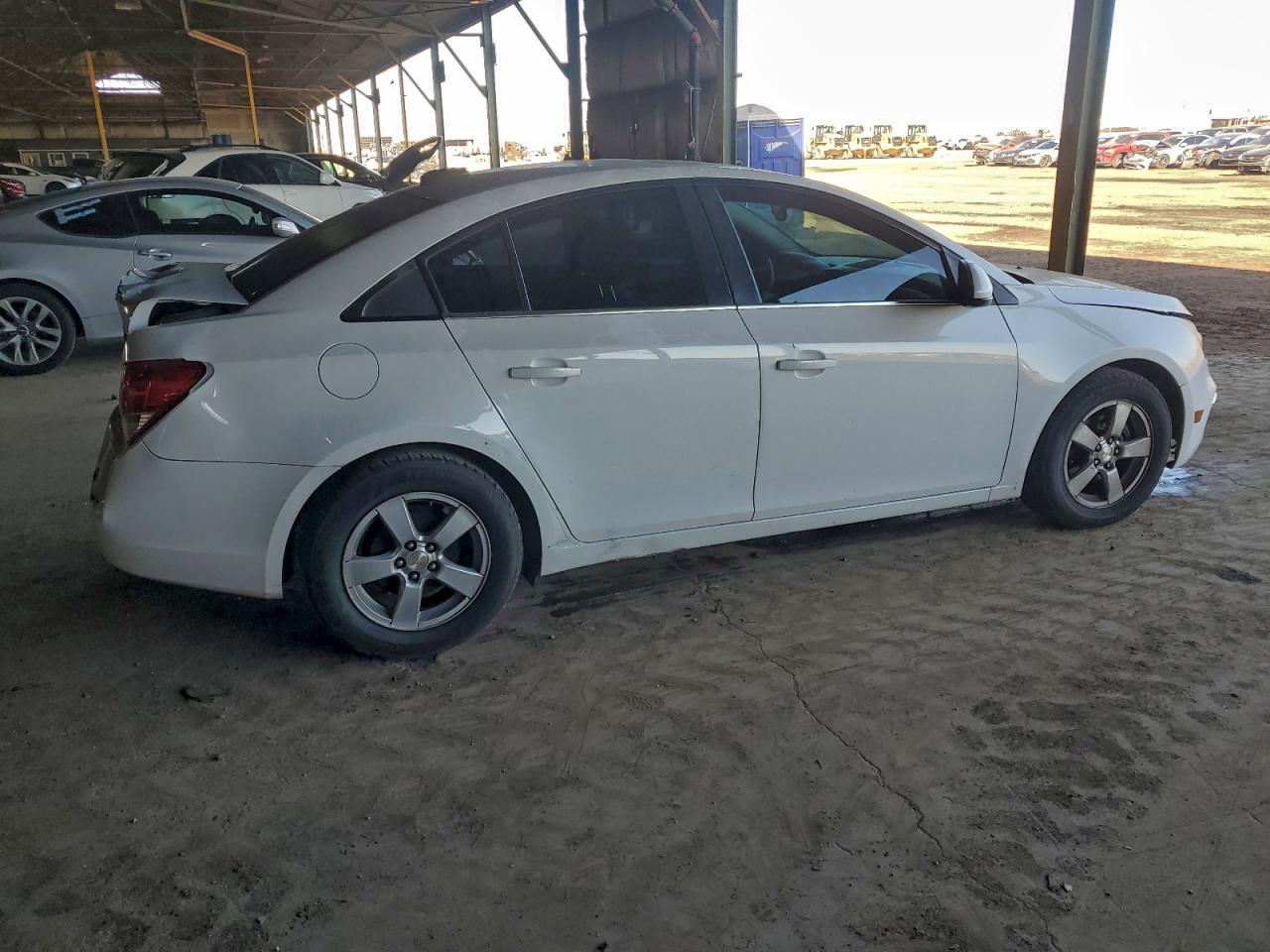 2015 CHEVROLET CRUZE LT photo 3