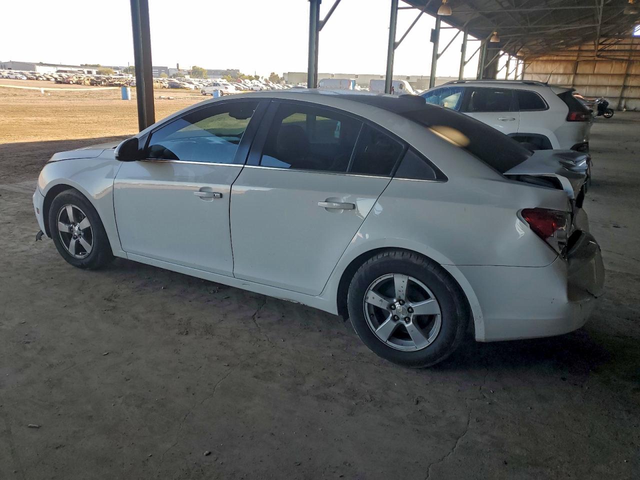 2015 CHEVROLET CRUZE LT photo 2