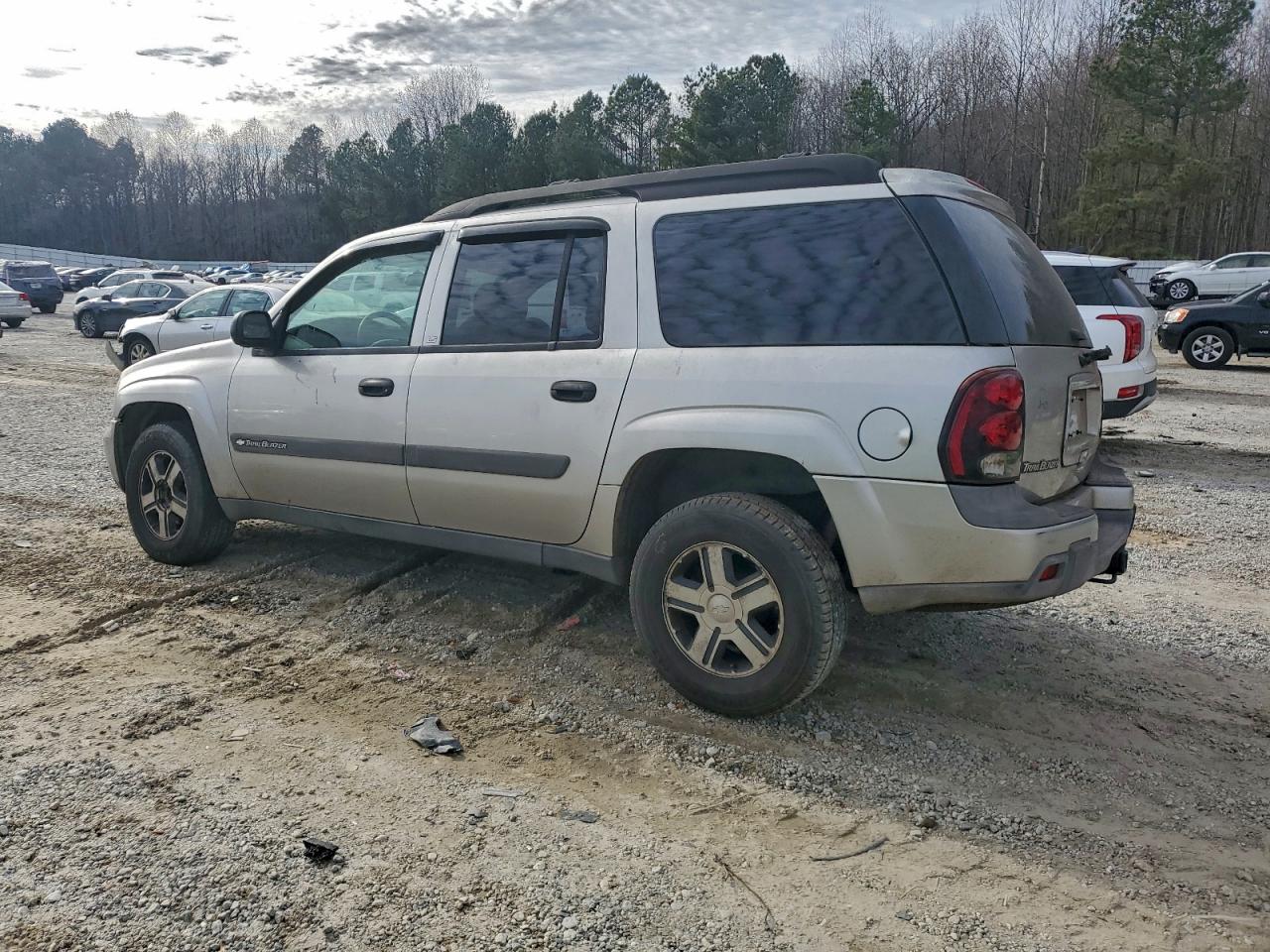 2004 CHEVROLET TRAILBLAZER EXT LS photo 2