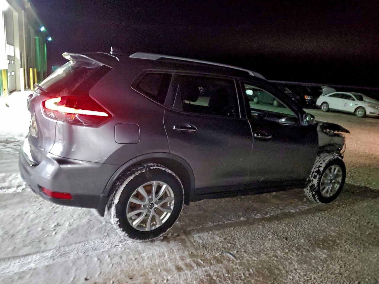 2018 NISSAN ROGUE S photo 3