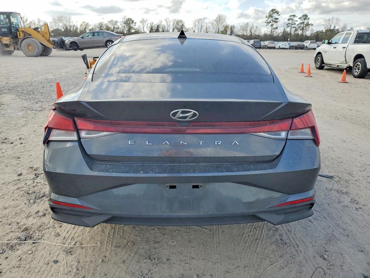2021 HYUNDAI ELANTRA SE photo 6