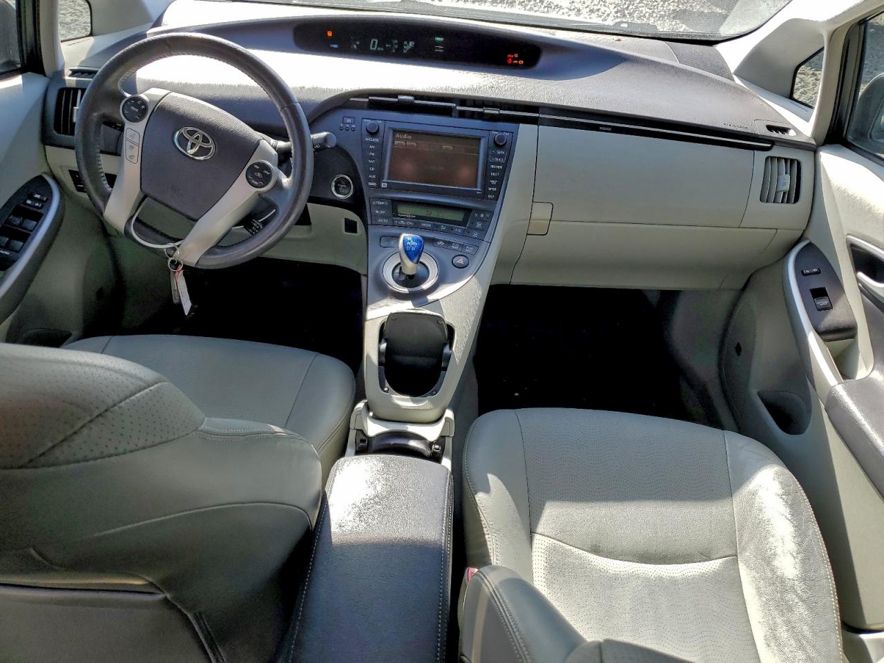 2010 TOYOTA PRIUS photo 8