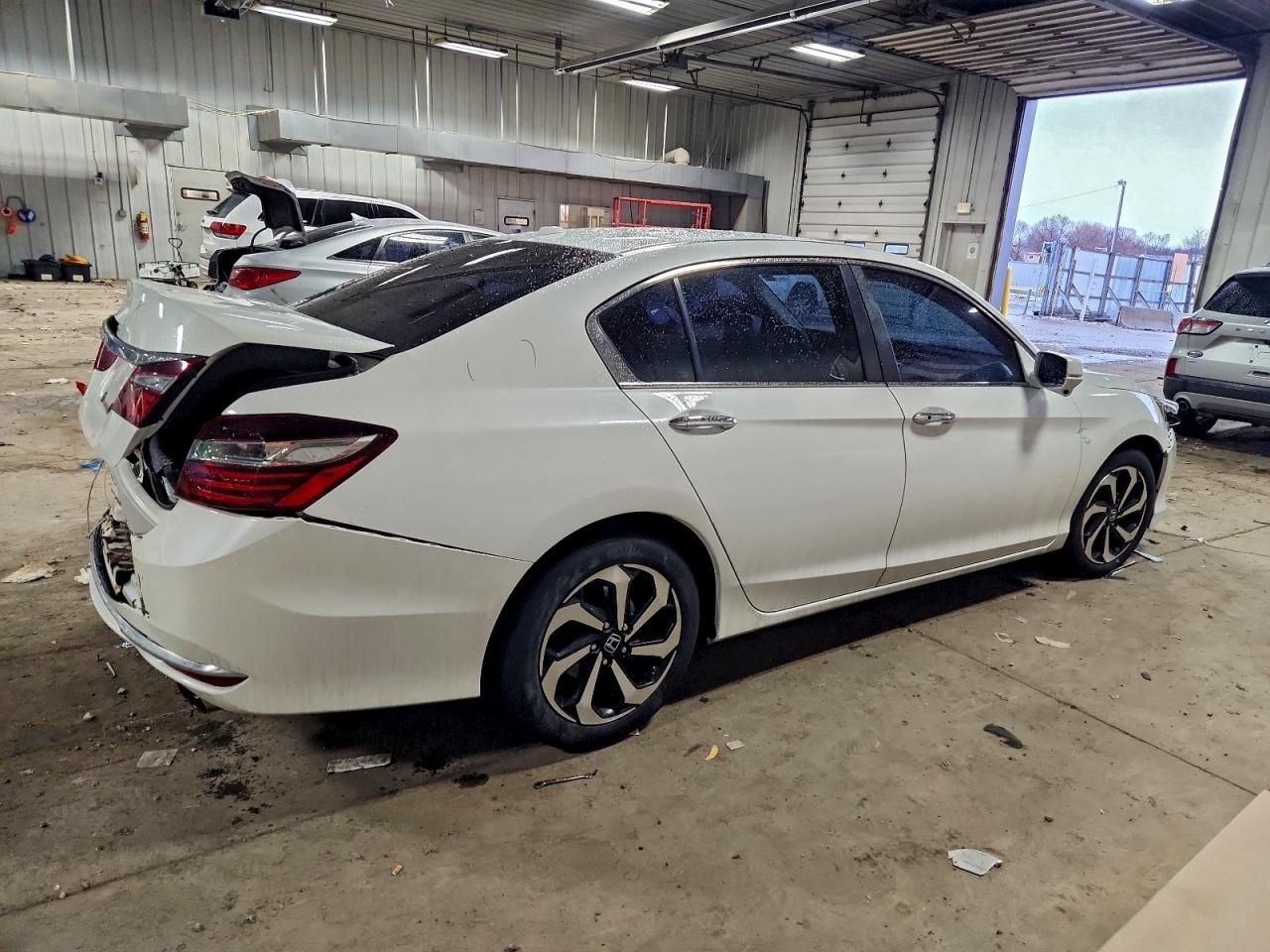 2016 HONDA ACCORD EX photo 3