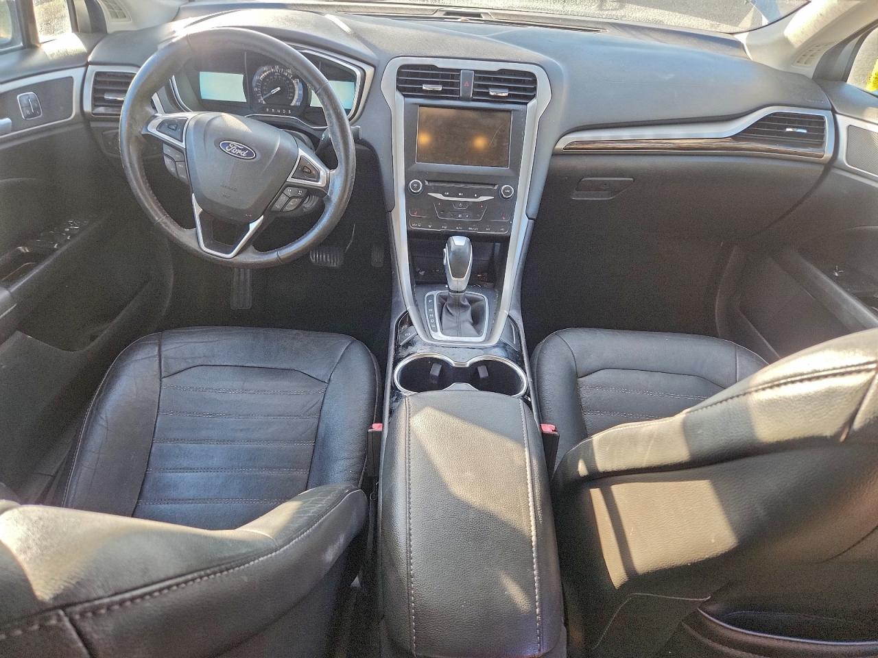 2014 FORD FUSION SE photo 8