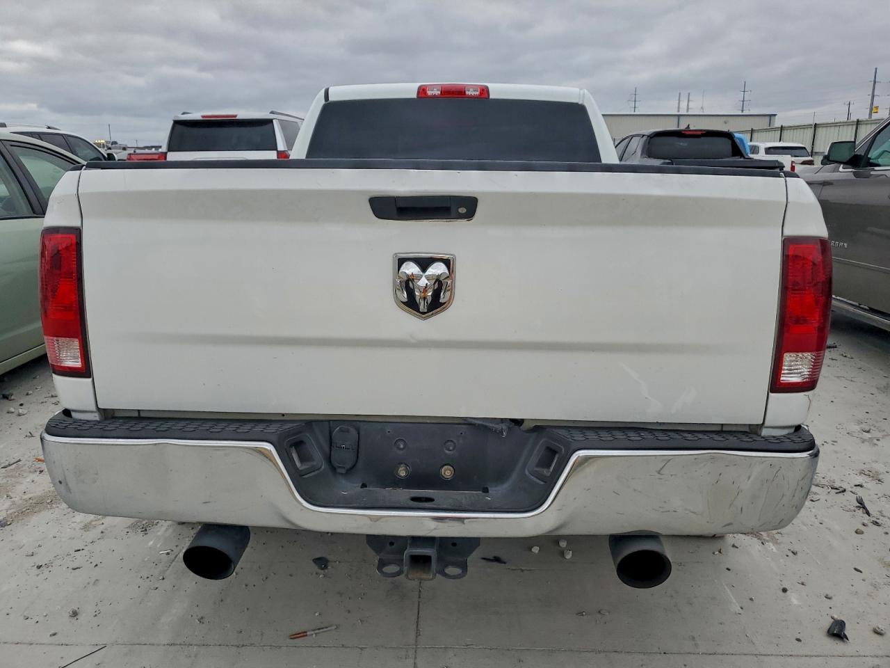 2014 RAM 1500 ST photo 6