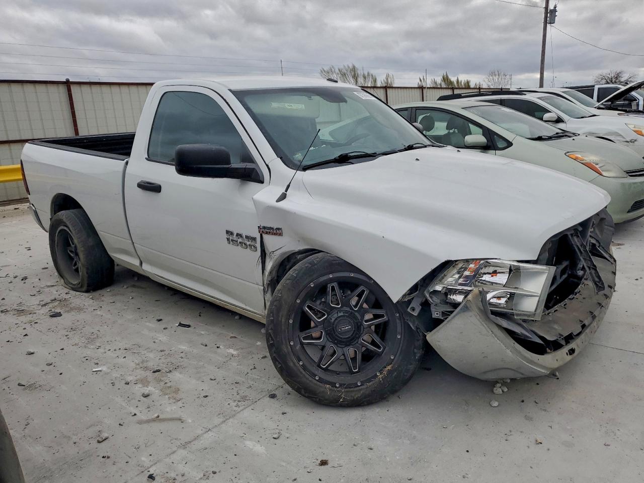 2014 RAM 1500 ST photo 4