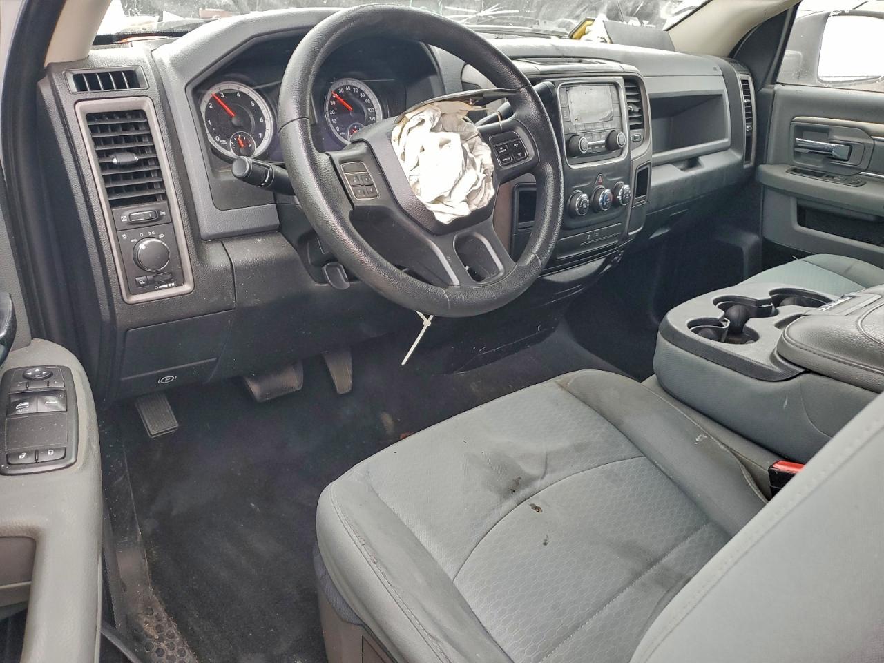 2014 RAM 1500 ST photo 8
