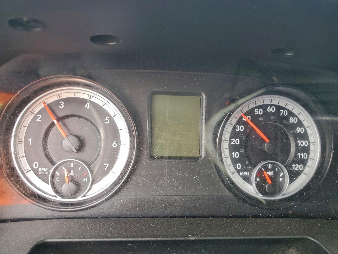 2014 RAM 1500 ST photo 9