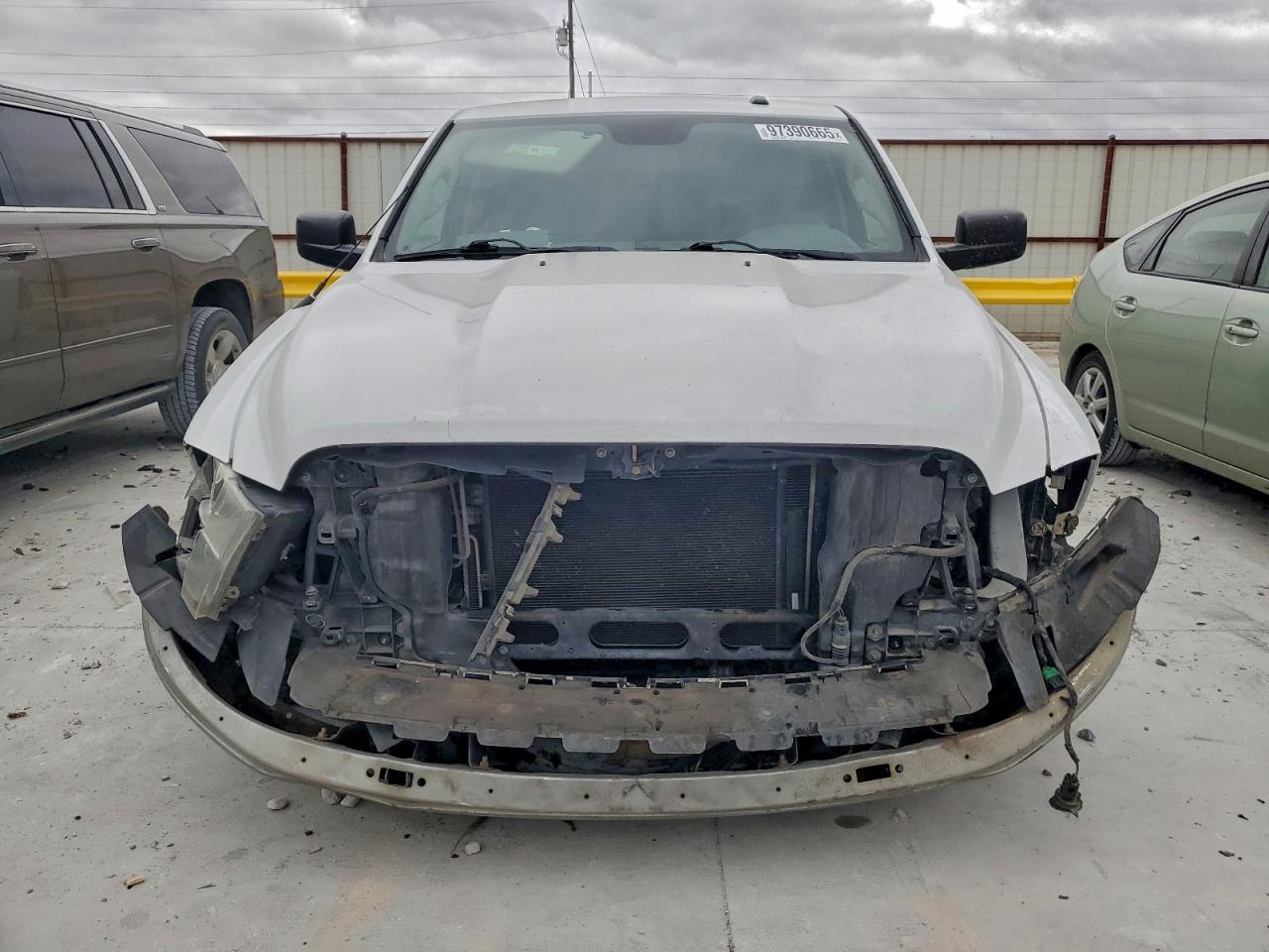 2014 RAM 1500 ST photo 5