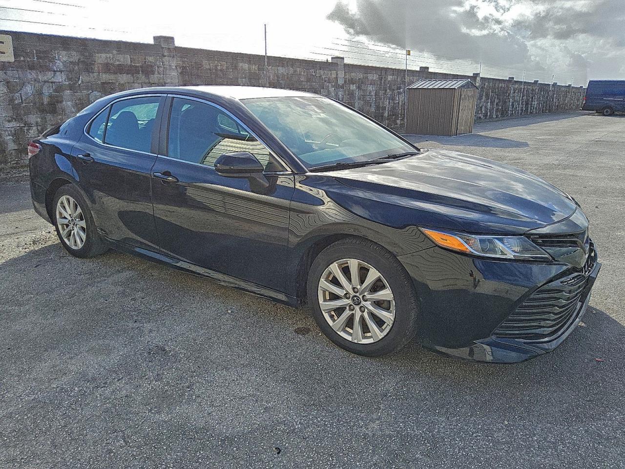 2019 TOYOTA CAMRY L photo 7
