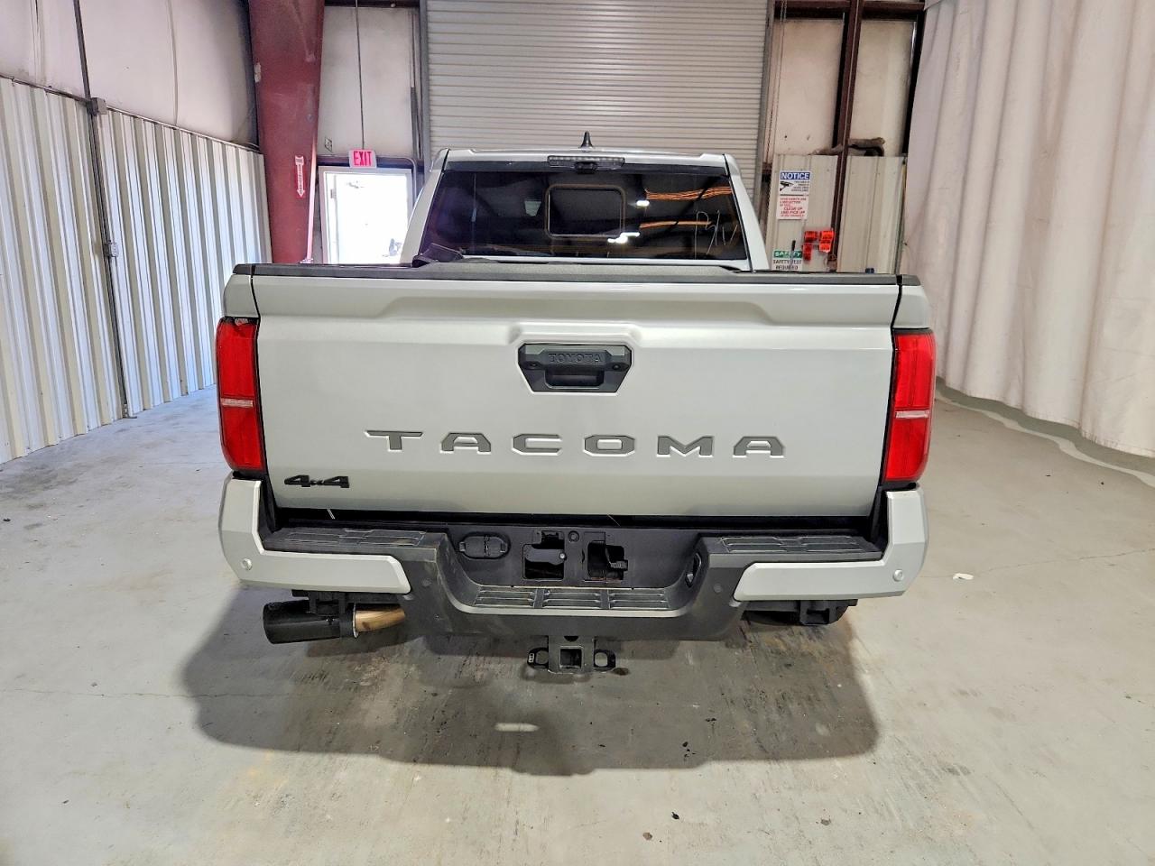 2024 TOYOTA TACOMA DOUBLE CAB photo 6