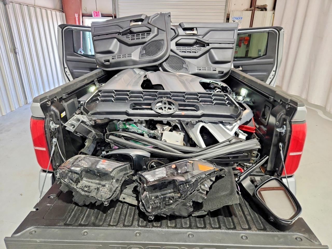 2024 TOYOTA TACOMA DOUBLE CAB photo 12
