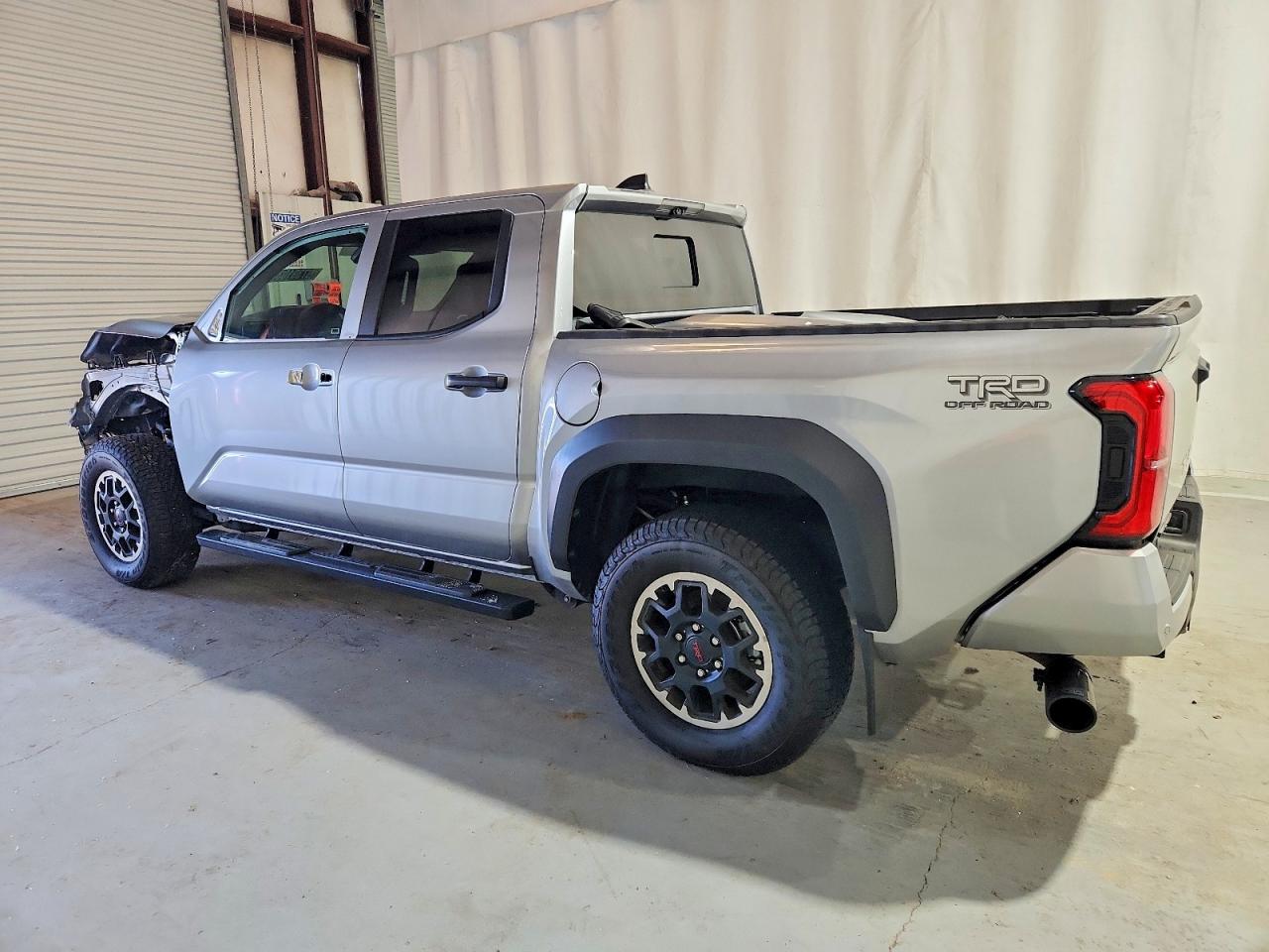 2024 TOYOTA TACOMA DOUBLE CAB photo 2