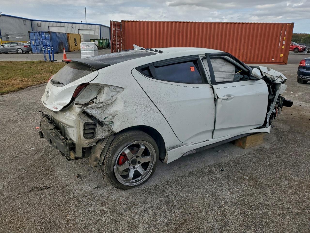 2016 HYUNDAI VELOSTER TURBO photo 3