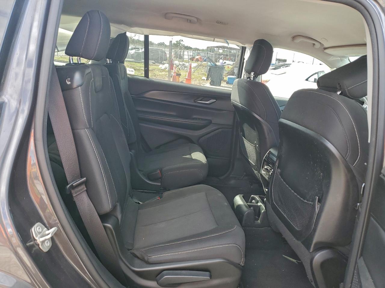 2023 JEEP GRAND CHEROKEE L LAREDO photo 11