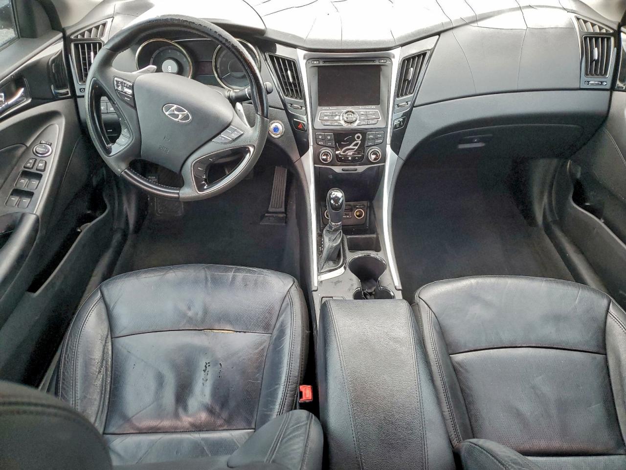 2013 HYUNDAI SONATA SE photo 8