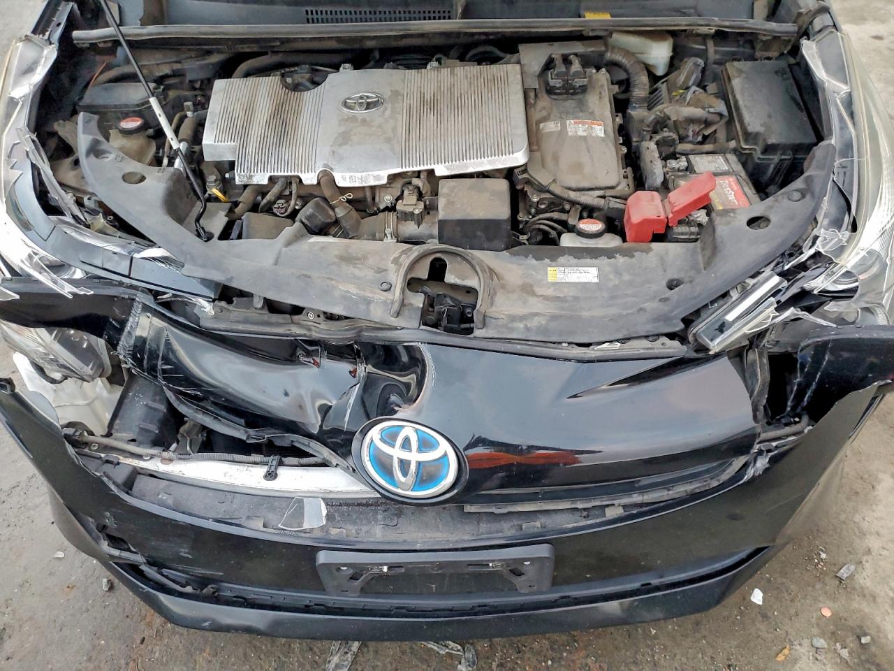 2016 TOYOTA PRIUS photo 11