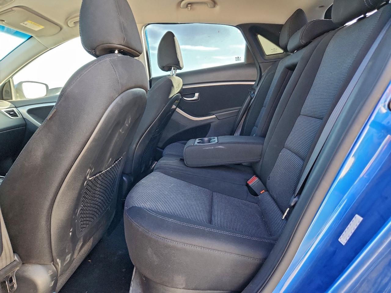 2017 HYUNDAI ELANTRA GT photo 10