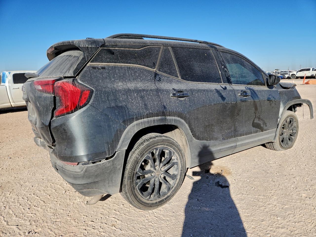 2020 GMC TERRAIN SLE photo 3