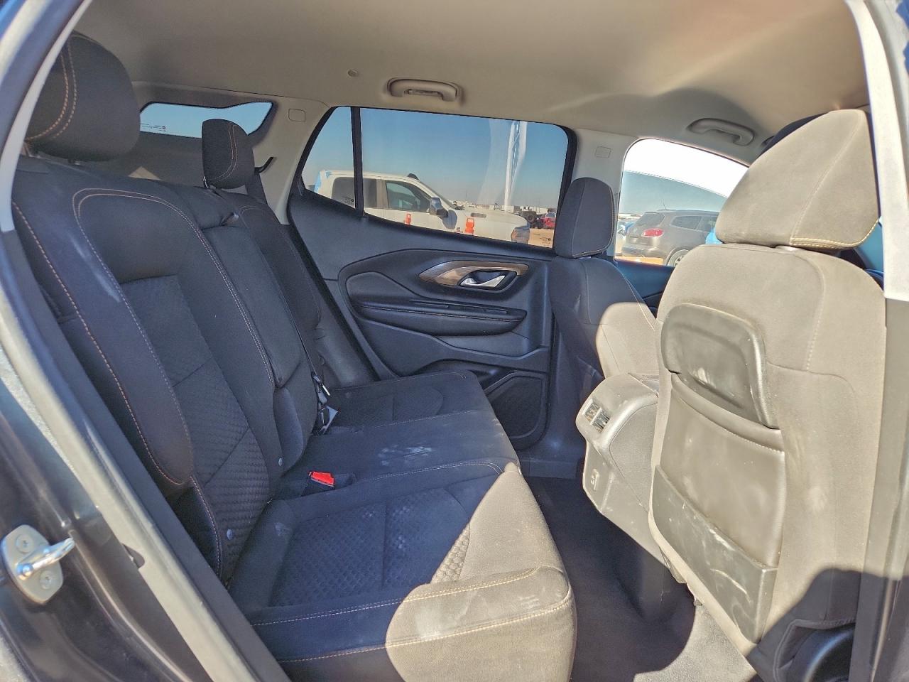 2020 GMC TERRAIN SLE photo 11