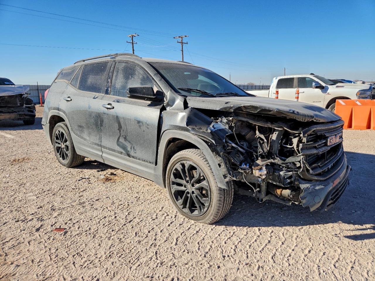 2020 GMC TERRAIN SLE photo 4