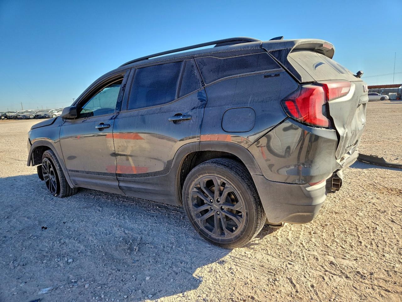 2020 GMC TERRAIN SLE photo 2