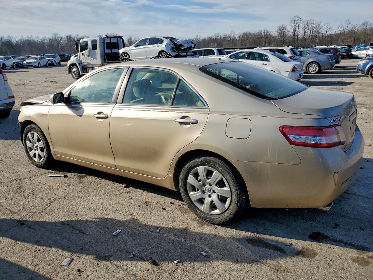 2010 TOYOTA CAMRY SE photo 2