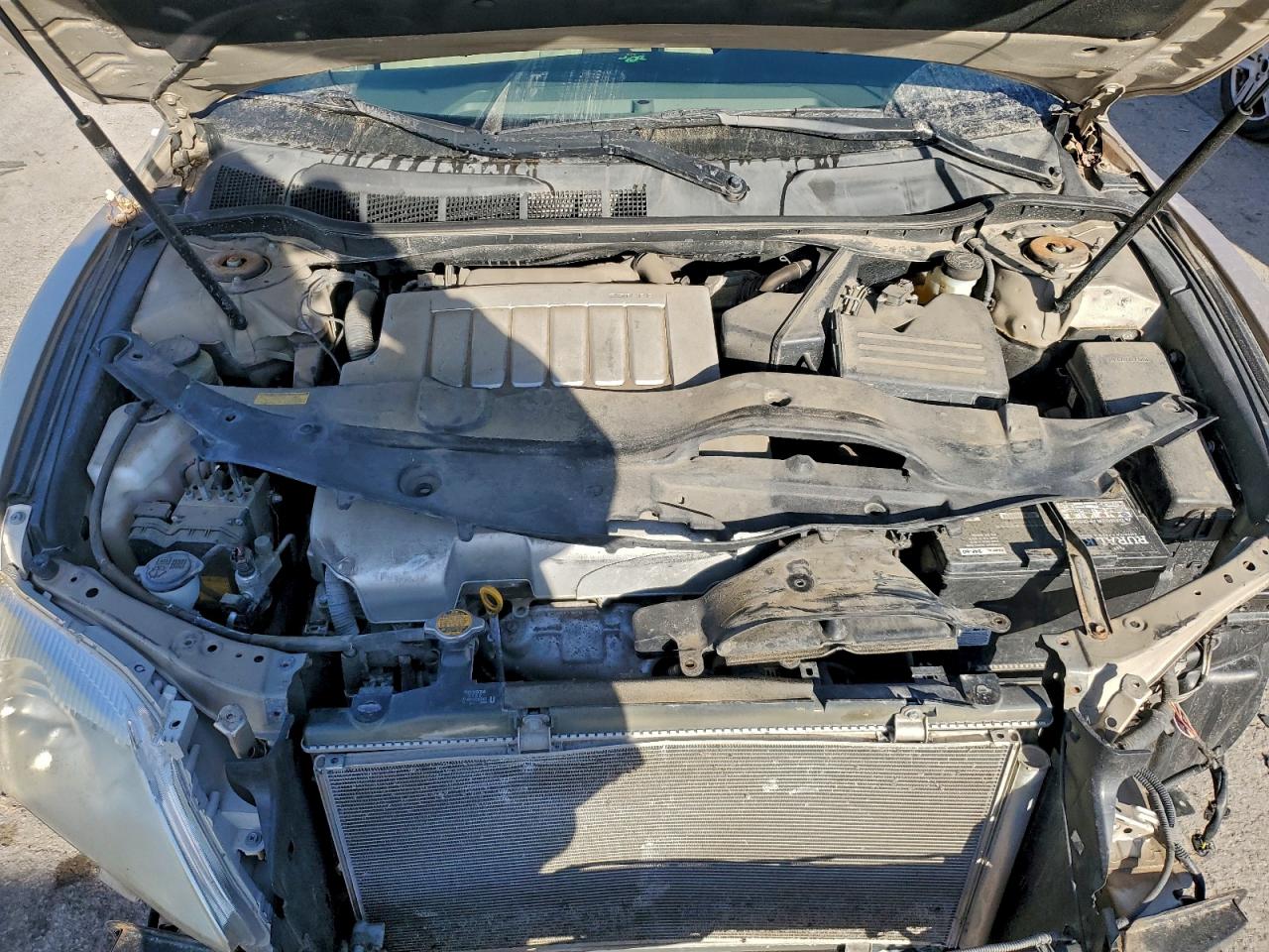 2010 TOYOTA CAMRY SE photo 11