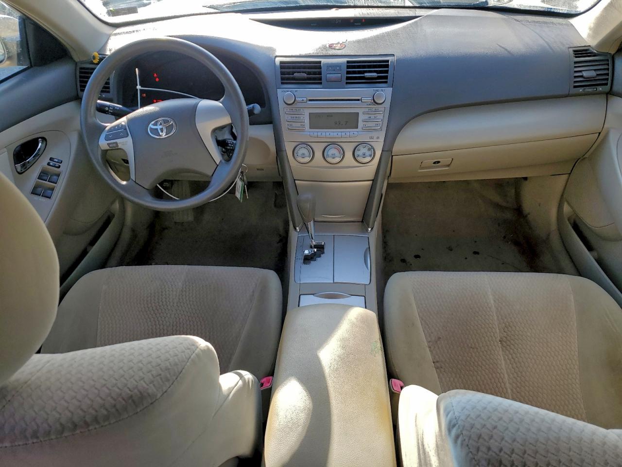 2010 TOYOTA CAMRY SE photo 8