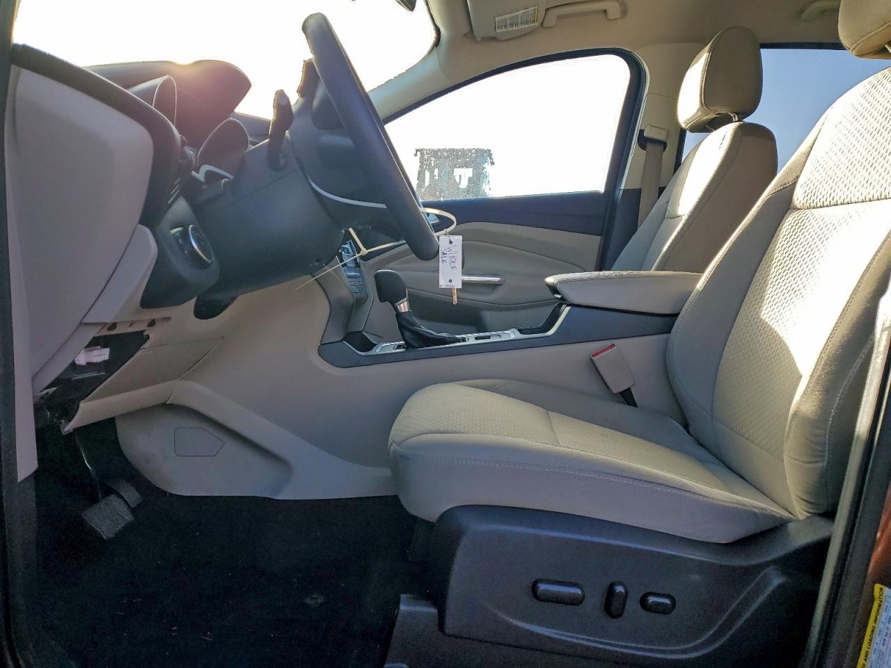 2017 FORD ESCAPE SE photo 13