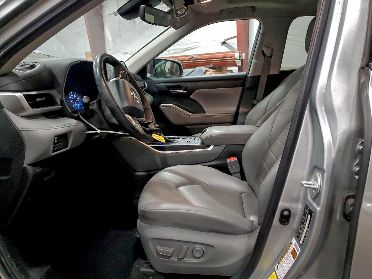2022 TOYOTA HIGHLANDER HYBRID XLE photo 7