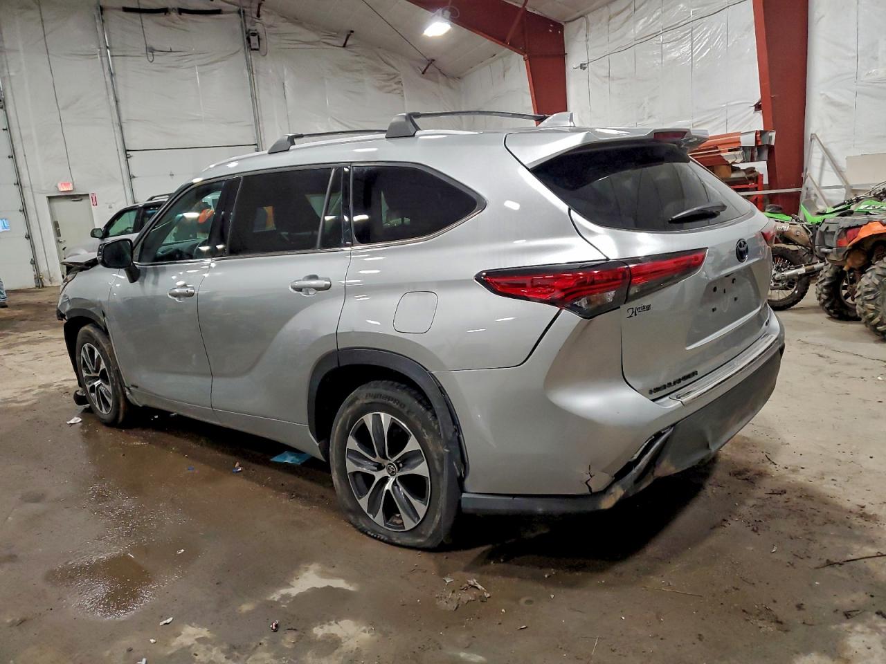 2022 TOYOTA HIGHLANDER HYBRID XLE photo 2