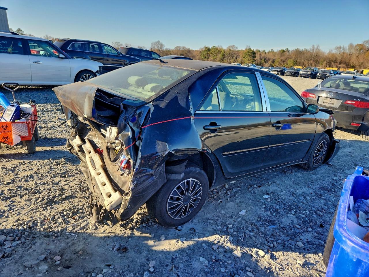 2005 TOYOTA CAMRY LE photo 3