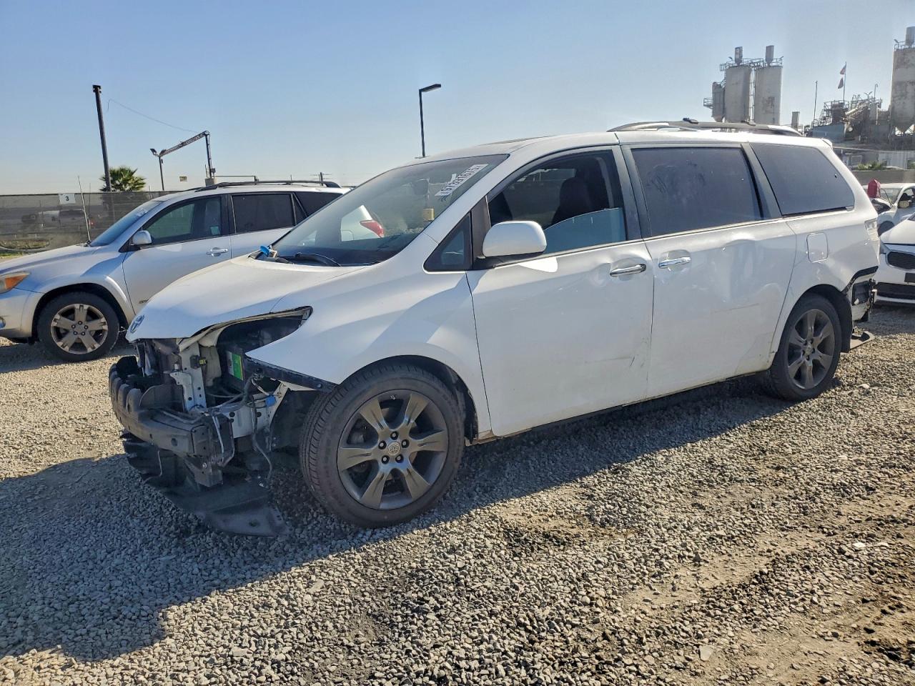 2015 TOYOTA SIENNA