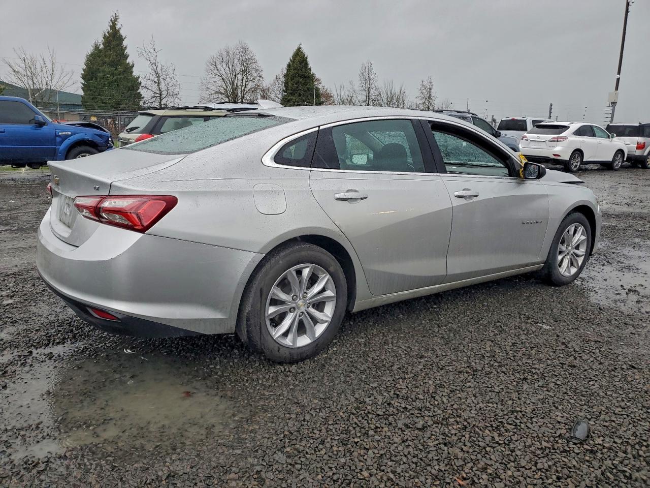 2021 CHEVROLET MALIBU LT photo 3