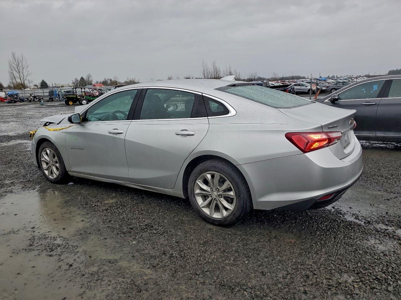 2021 CHEVROLET MALIBU LT photo 2