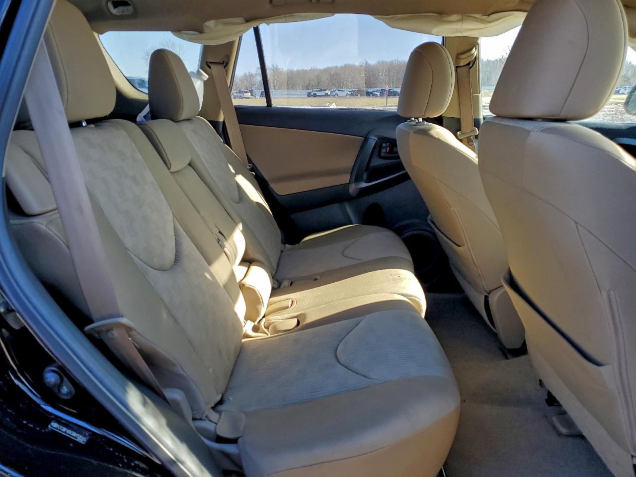 2011 TOYOTA RAV4 photo 11
