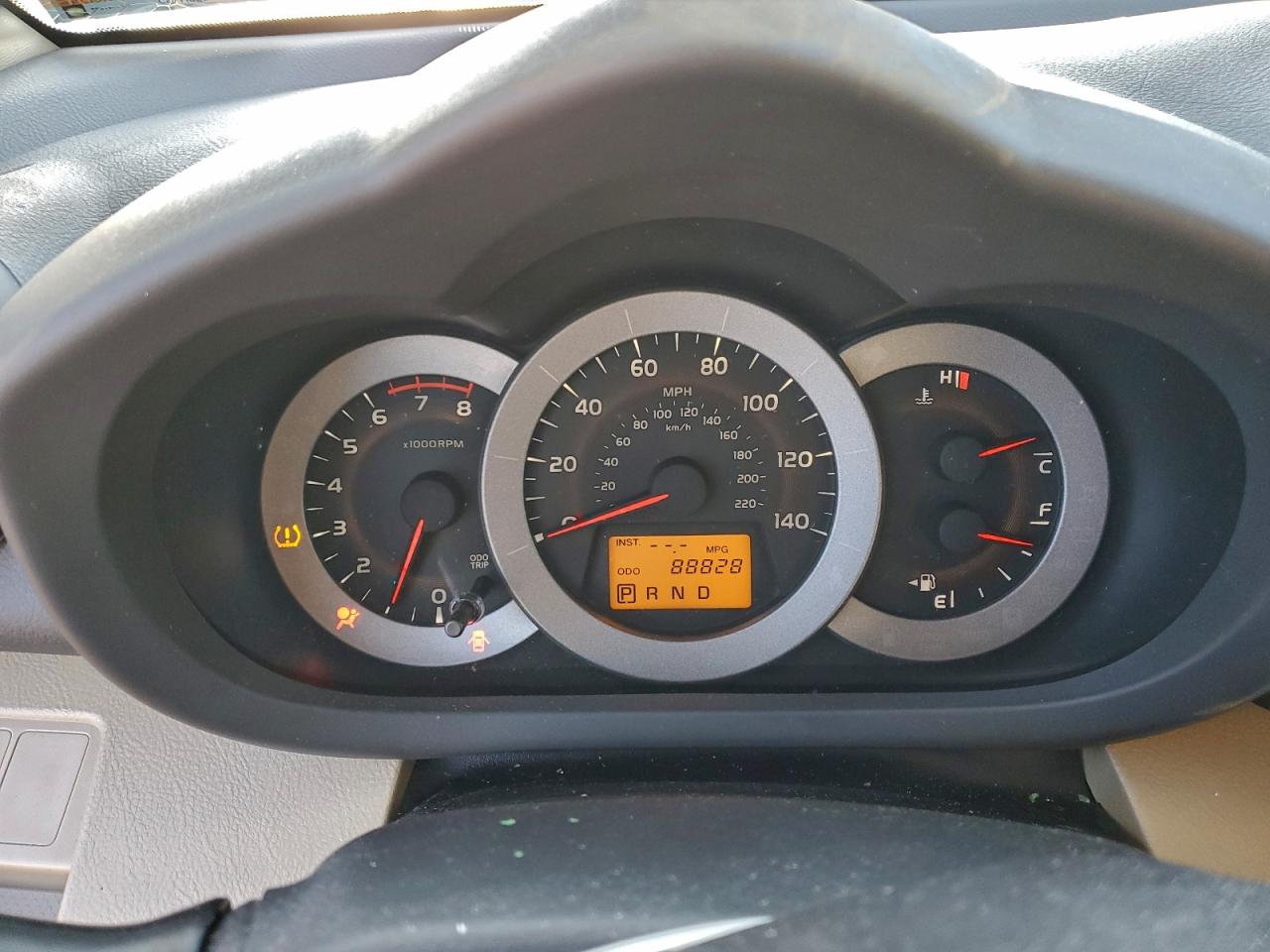 2011 TOYOTA RAV4 photo 9