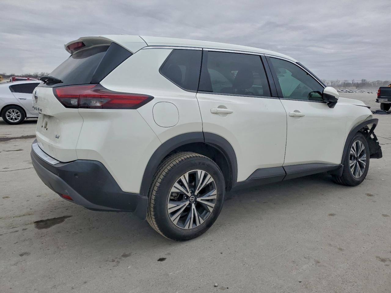2021 NISSAN ROGUE SV photo 3