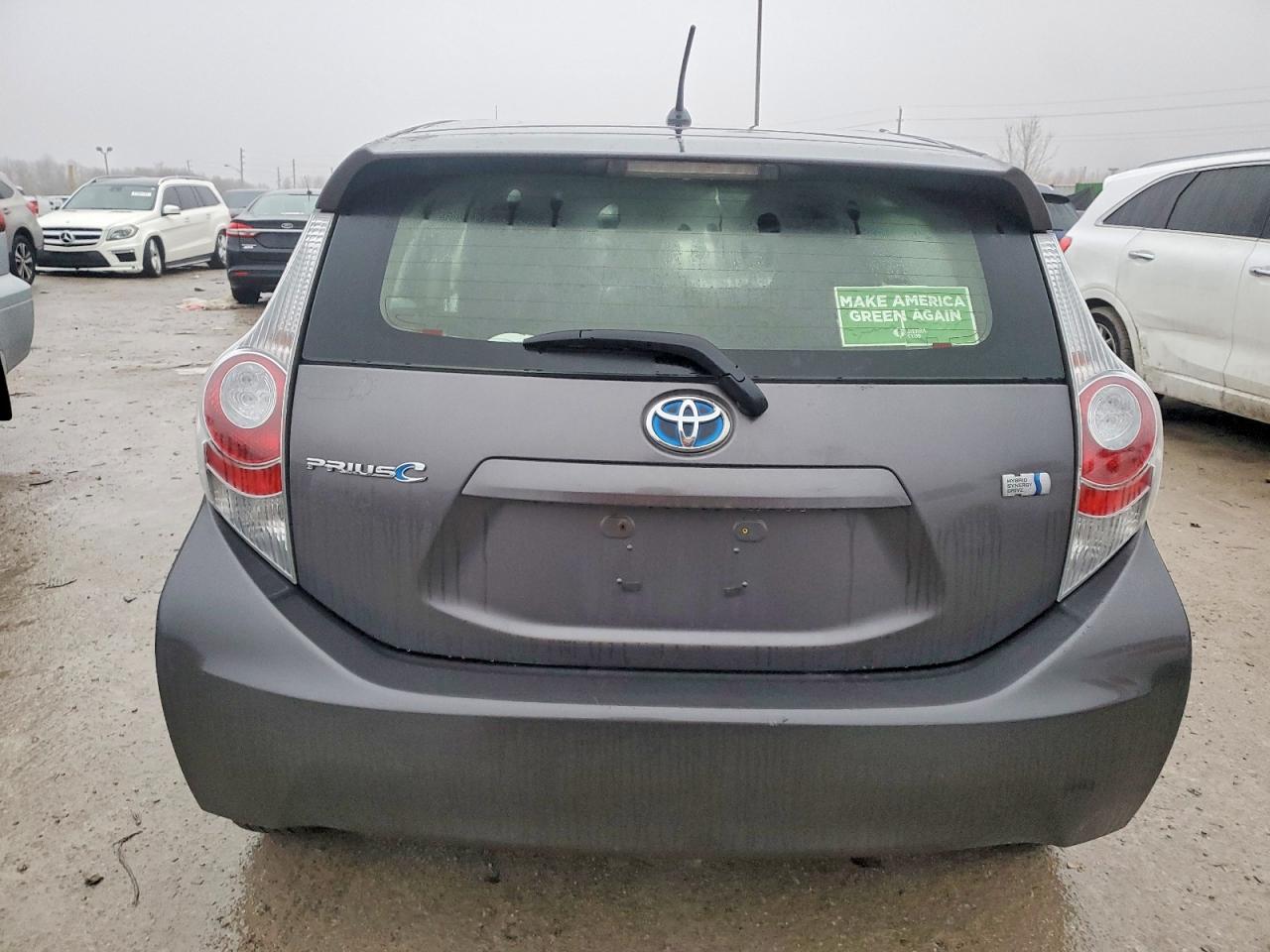 2012 TOYOTA PRIUS C photo 11